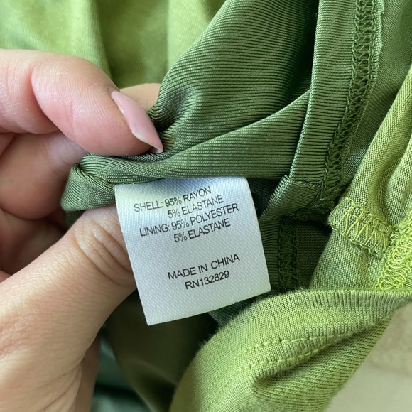 Dress - Picture 6 of 7